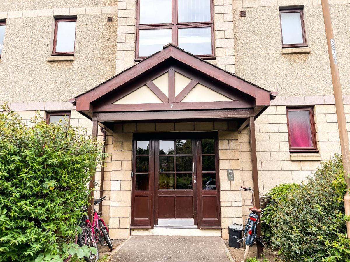 Spacious, Central And Newly Decorated Apartment, Edinburgh